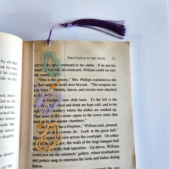 Butterfly Daisy Flower Bookmark Clear Acrylic Cute Coquette Bookish Gift For Her - Picture 7 of 11